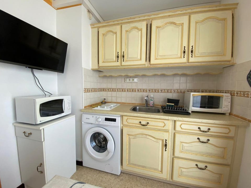 Charmant appartement proche des Thermes avec climatisation - FR-1-503-179 Apartment in Balaruc-les-Bains