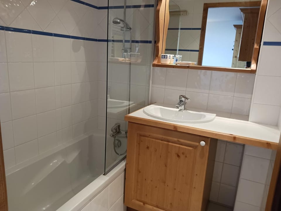 Appartement skis aux pieds 6 pers avec piscine et parking à Arc 1800 - FR-1-411-947 Apartment in Landry