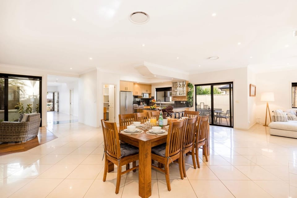 The Atrium by Experience Jervis Bay House in Saint Georges Basin