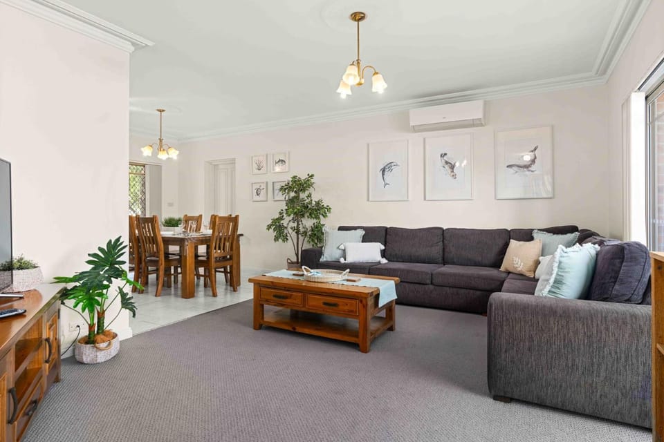 The Husky Nest by Experience Jervis Bay House in Huskisson