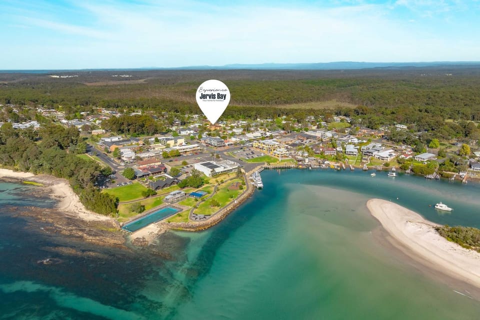 The Husky Nest by Experience Jervis Bay House in Huskisson