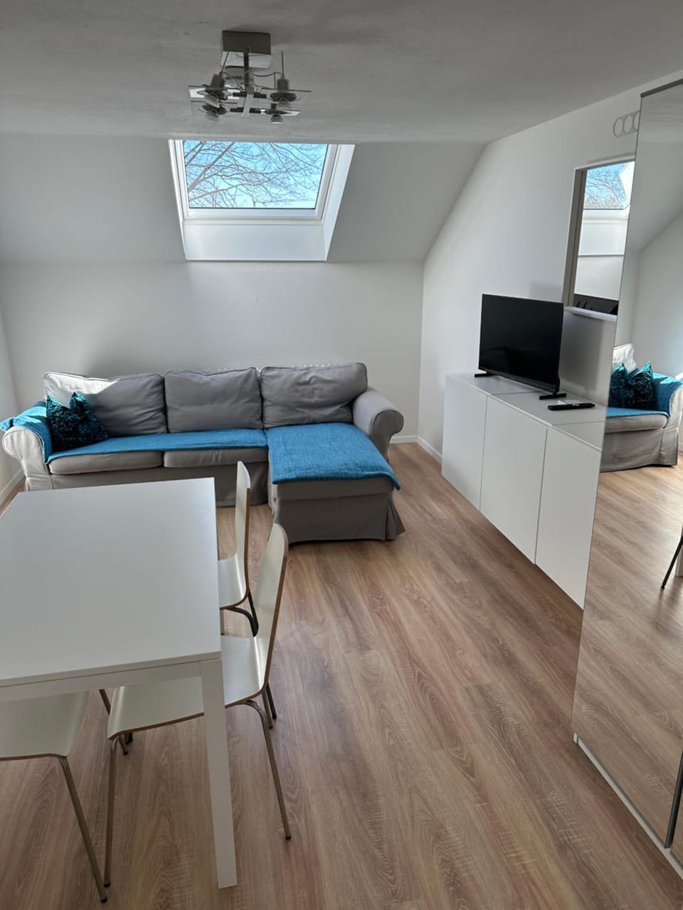 Communal lounge/ TV room, TV and multimedia, Living room, Seating area