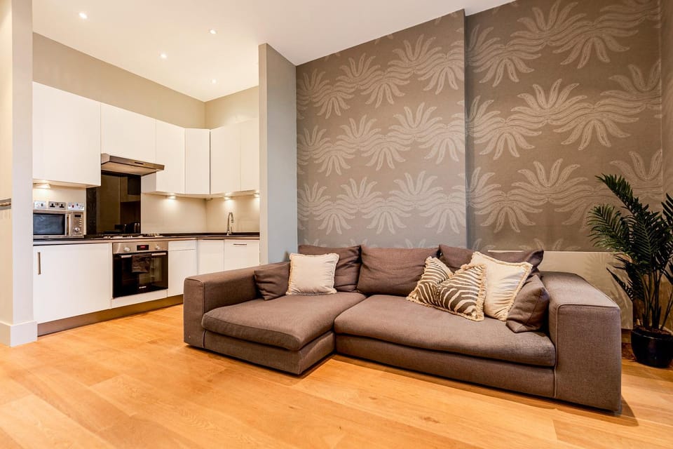 Kitchen or kitchenette, Seating area