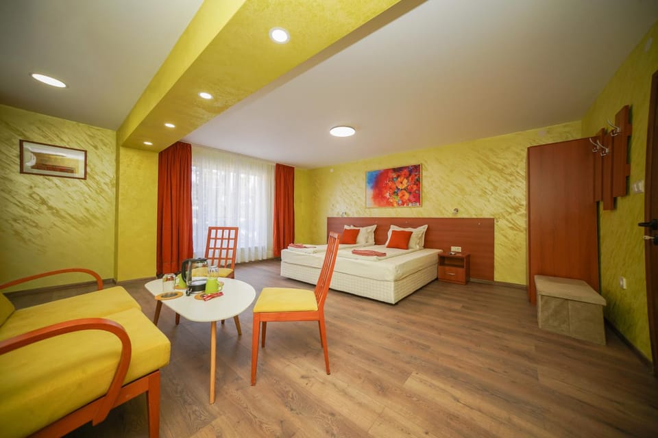 Photo of the whole room, Seating area, Bedroom