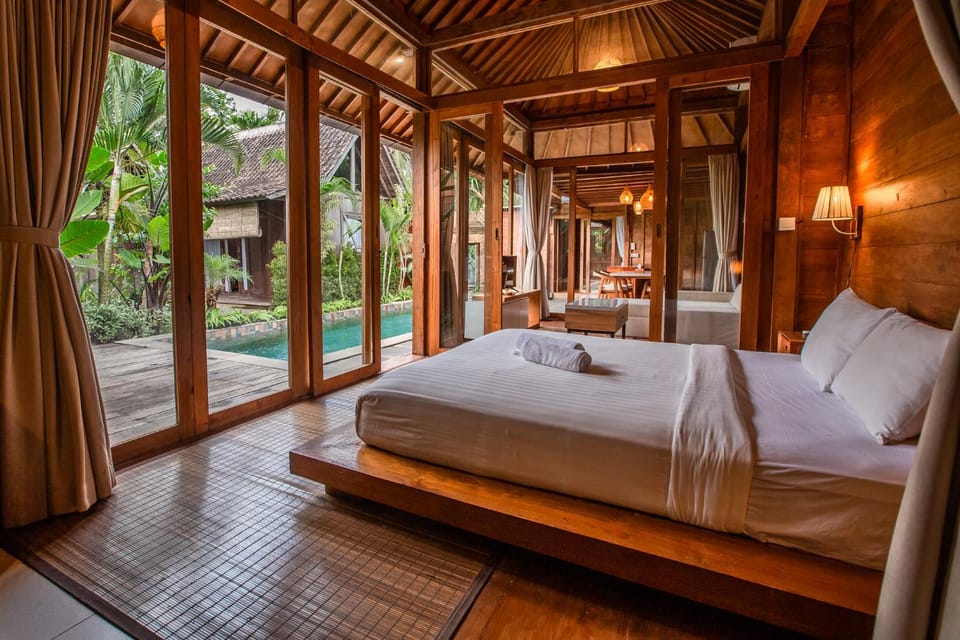 Photo of the whole room, Bedroom, Pool view