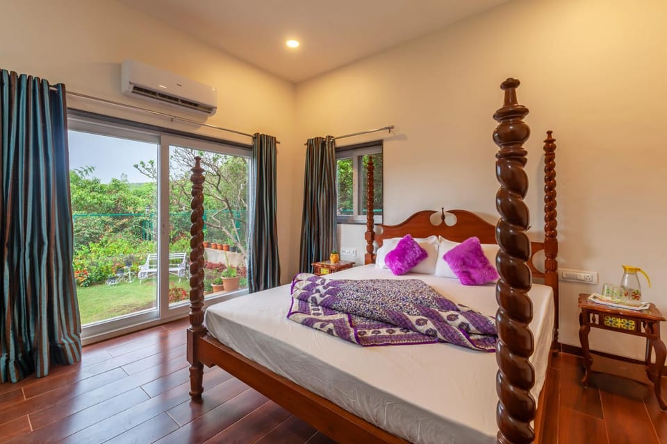 Bed, Balcony/Terrace, Photo of the whole room, Bedroom, Garden view, towels, air conditioner