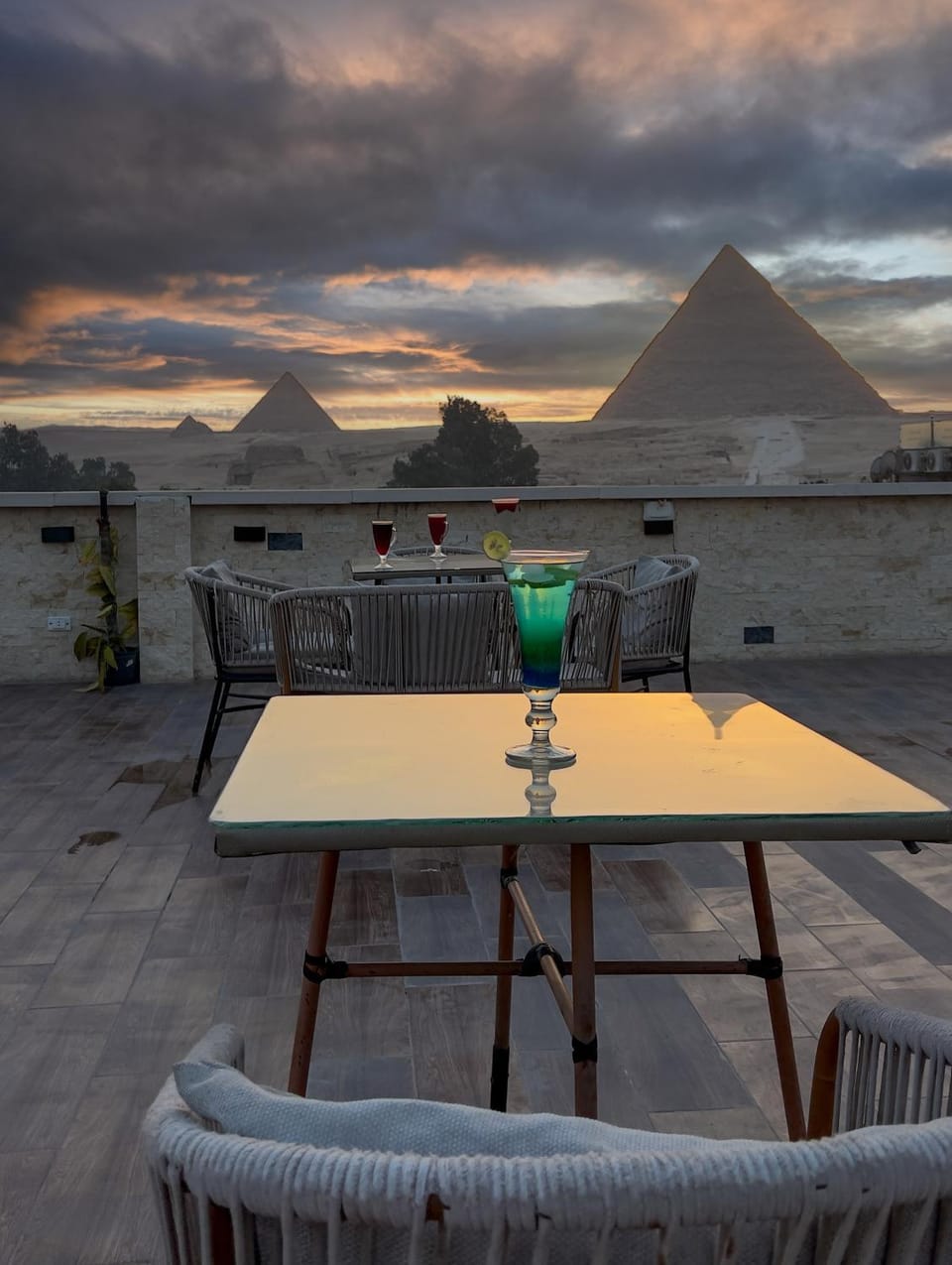 Restaurant/places to eat, View (from property/room), Balcony/Terrace, Balcony/Terrace, Lounge or bar, Food and drinks, Drinks, Sunset