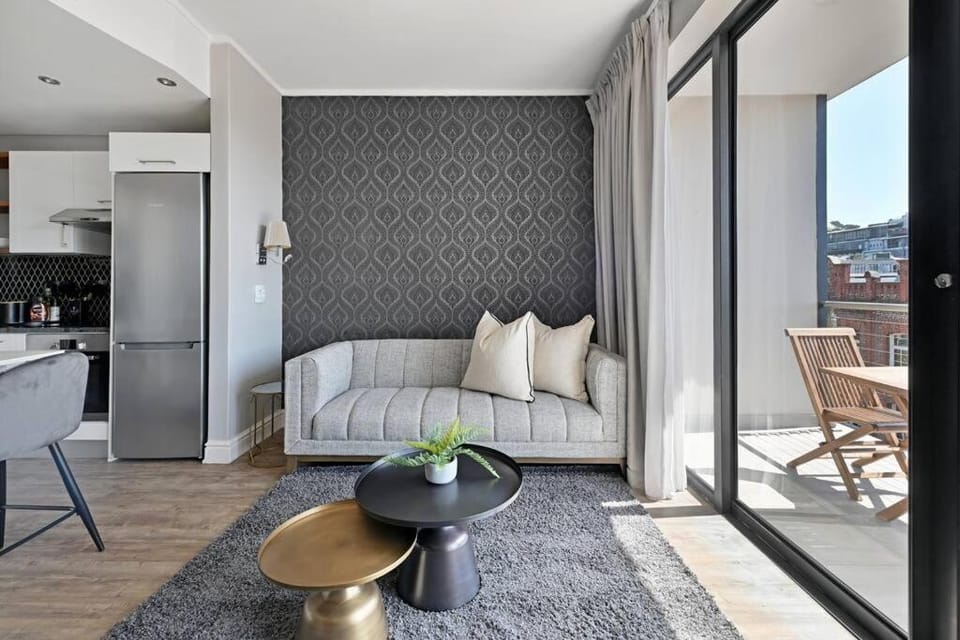 Bella - Stylish 1-Bed Apt in trendy De Waterkant with Balcony Apartment in Cape Town