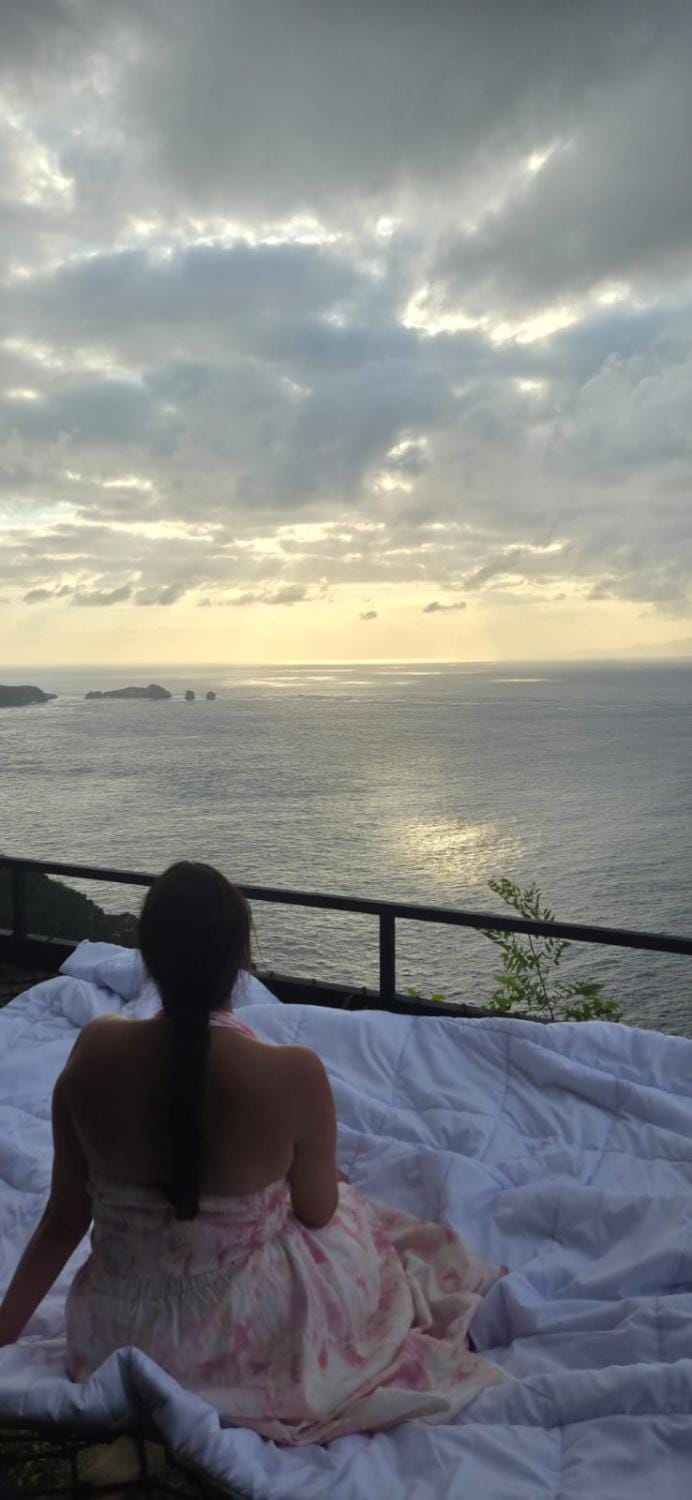 The Indah Cliff Sea View House in Nusapenida