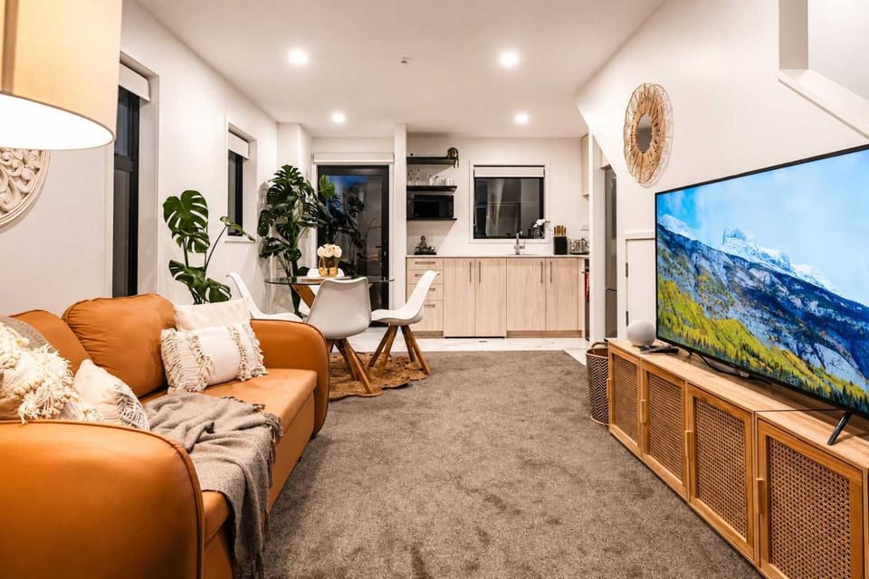 The Coolest Townhouse in Christchurch House in Christchurch
