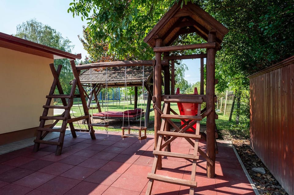 Day, Children play ground, Garden