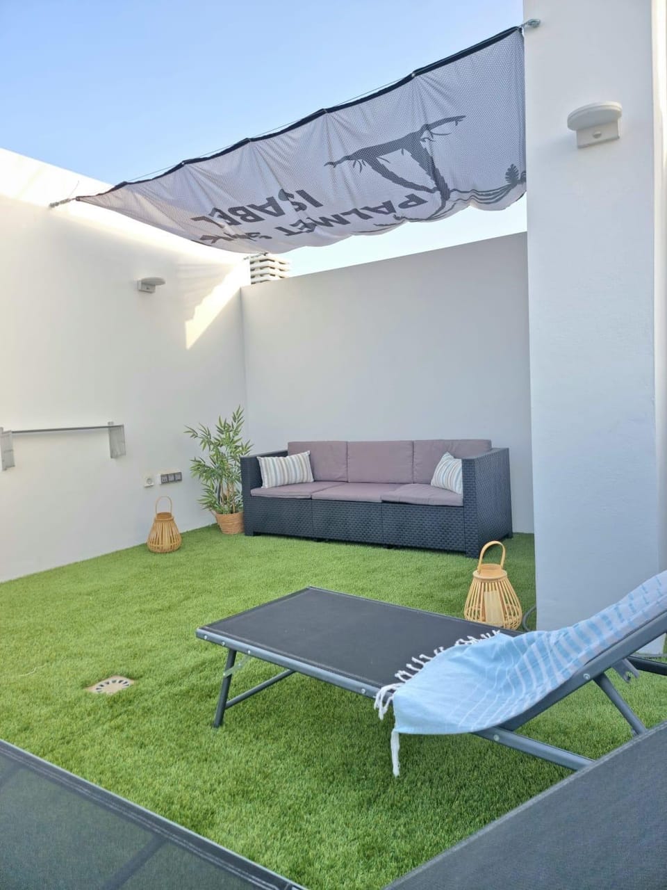 Off site, sunbed