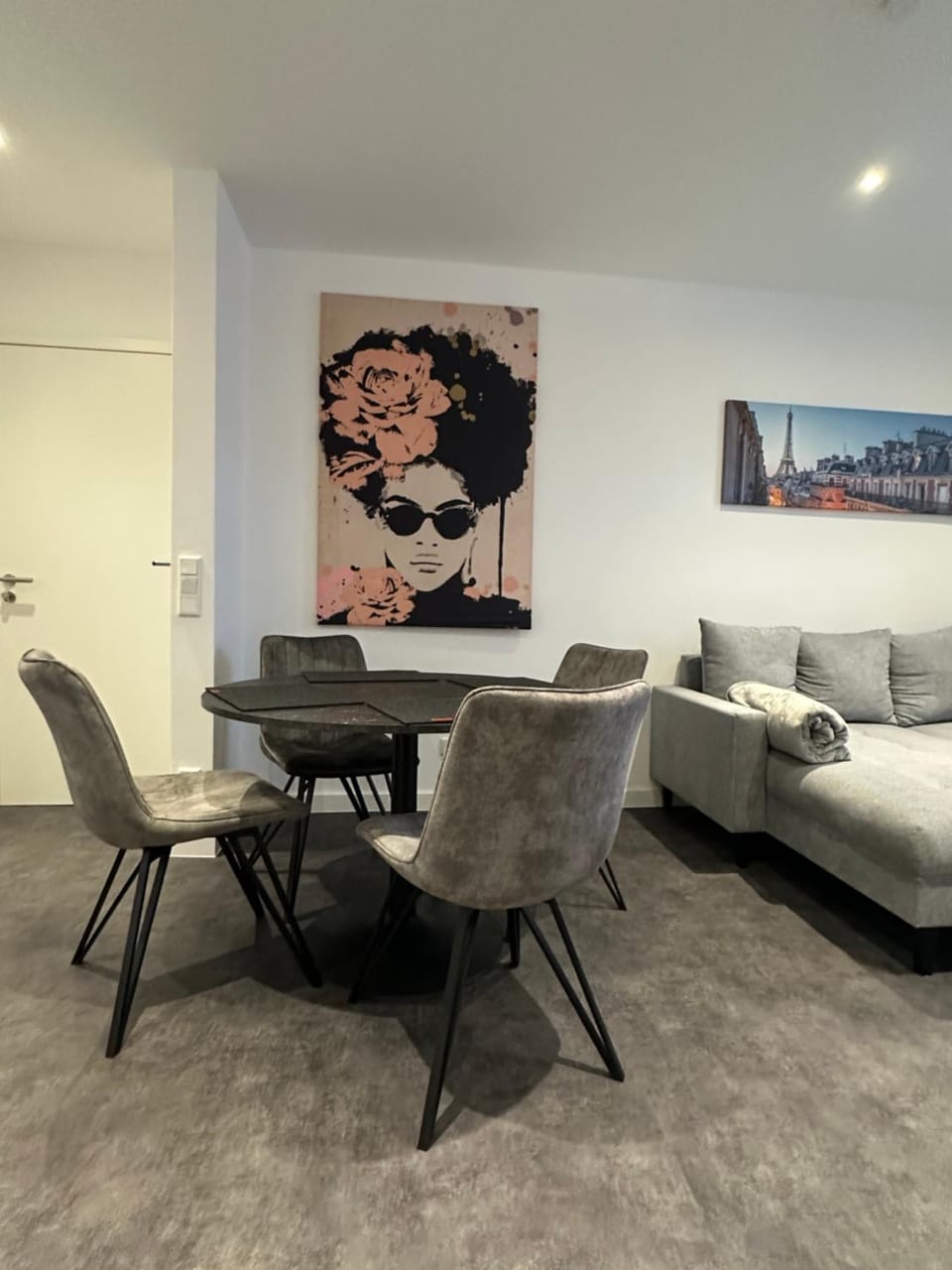 Seating area, Dining area