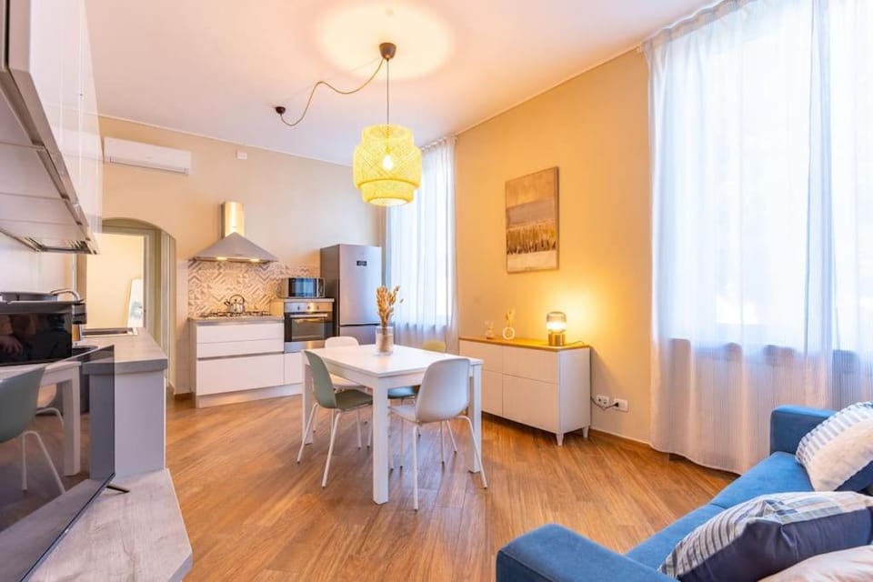 Kitchen or kitchenette, Living room, Seating area, Dining area, oven, stove