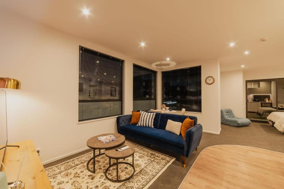 Fitzgerald Focus - Your 1BR Urban Oasis House in Christchurch