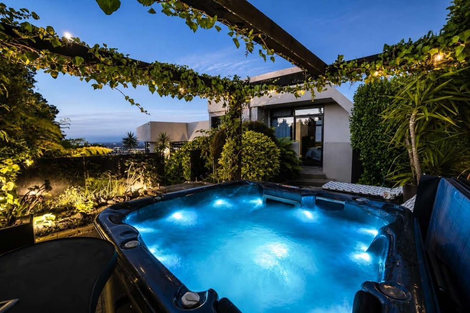 Million Dollar City Views - Sleeps 10 House in Christchurch