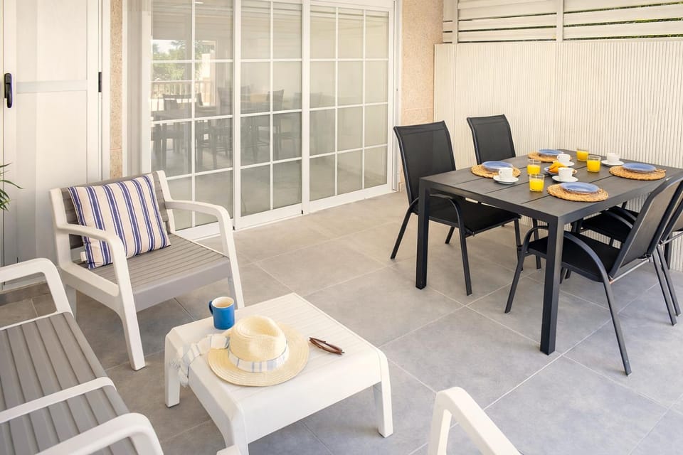 Off site, Balcony/Terrace