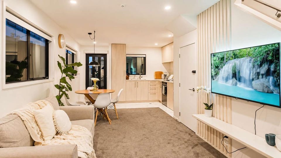 Addington Stadium Stay - Sleeps 4 House in Christchurch