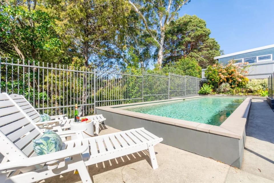 Poolside Oasis by Experience Jervis Bay House in Vincentia