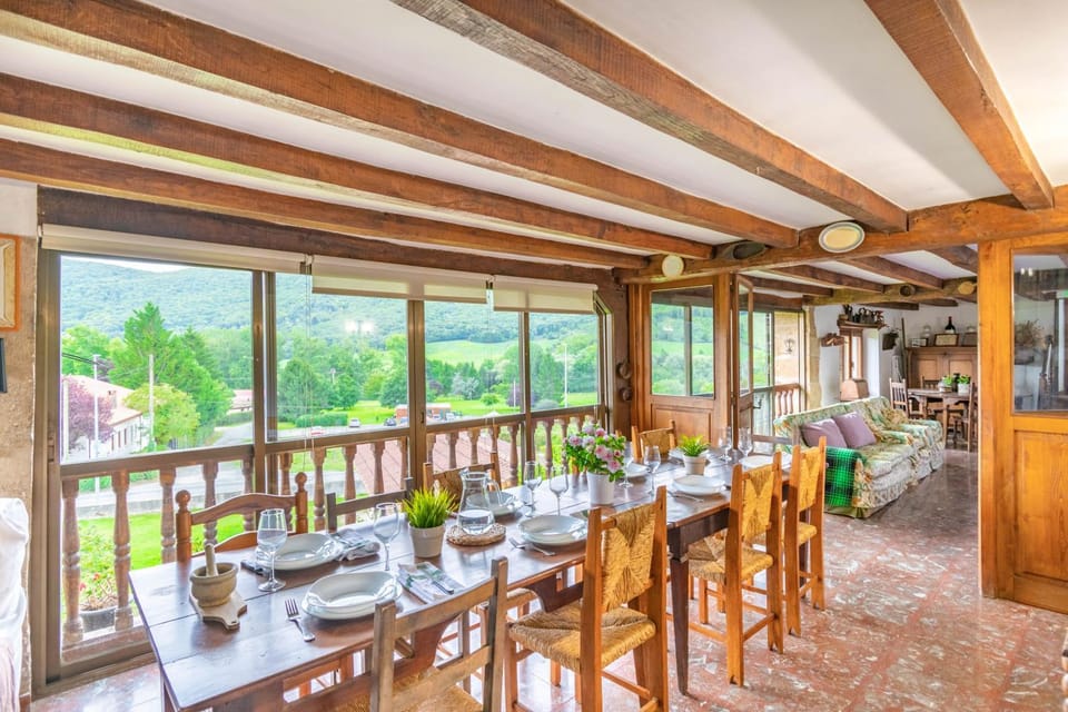 Casa Arozenia, Hogar rústico en pleno valle Ulzama House in Navarre