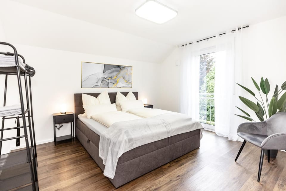 Bed, Photo of the whole room, Bedroom