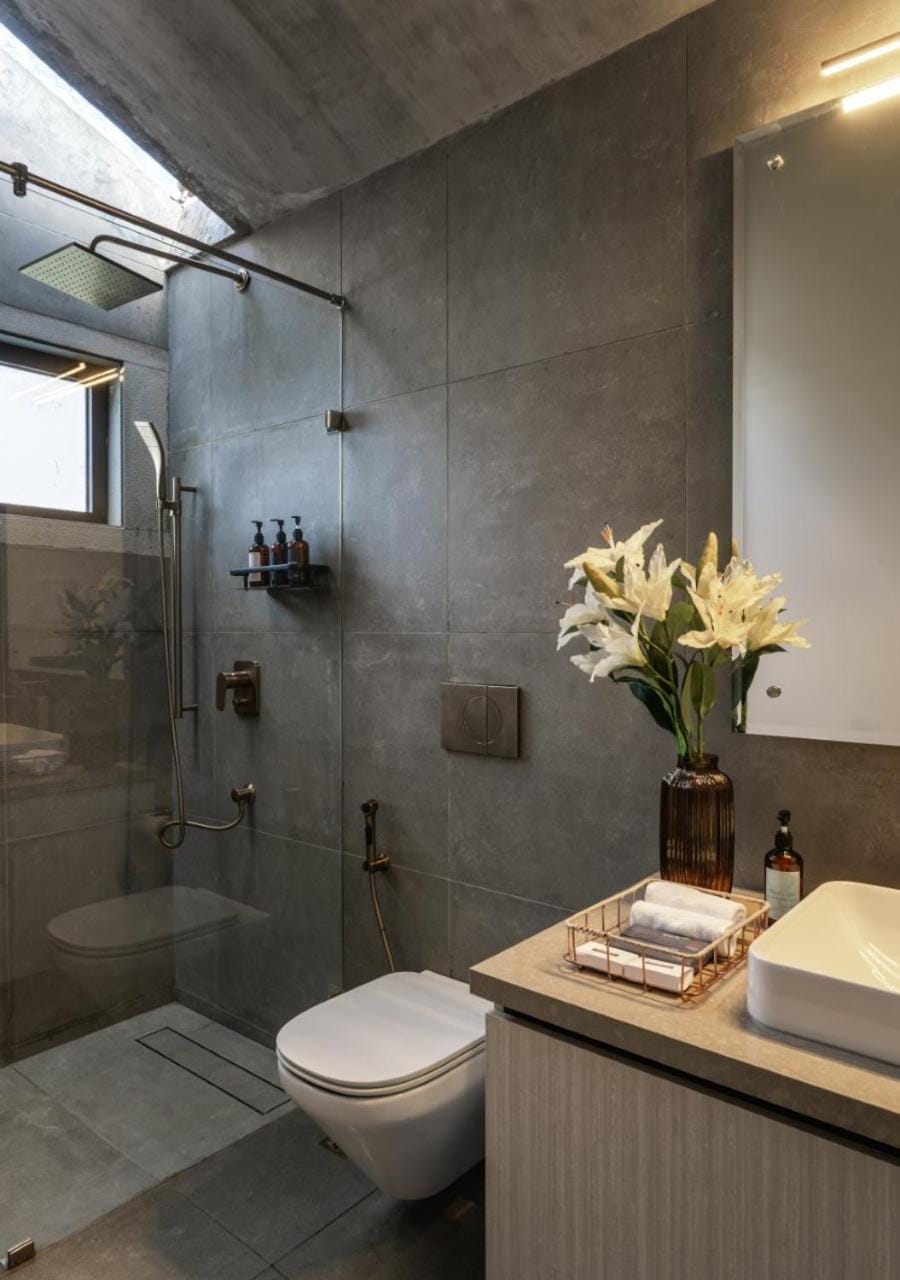 Shower, Toilet, Bathroom, towels