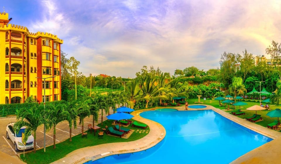 Property building, Day, Natural landscape, Garden, Garden view, Pool view, Swimming pool, sunbed