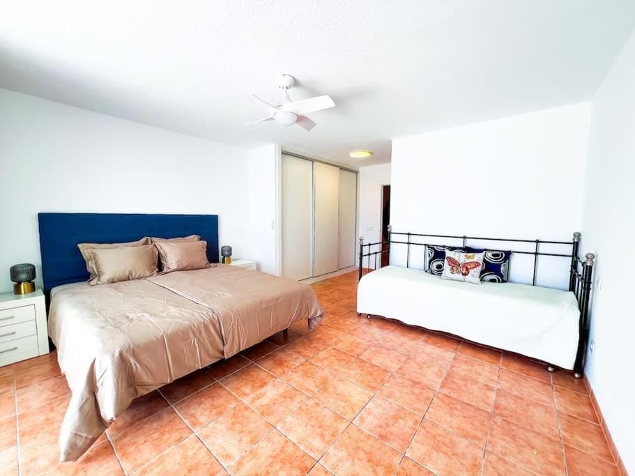 Ocean view Duplex - Club Atlantis in Puerto Colon SE16 House in Costa Adeje
