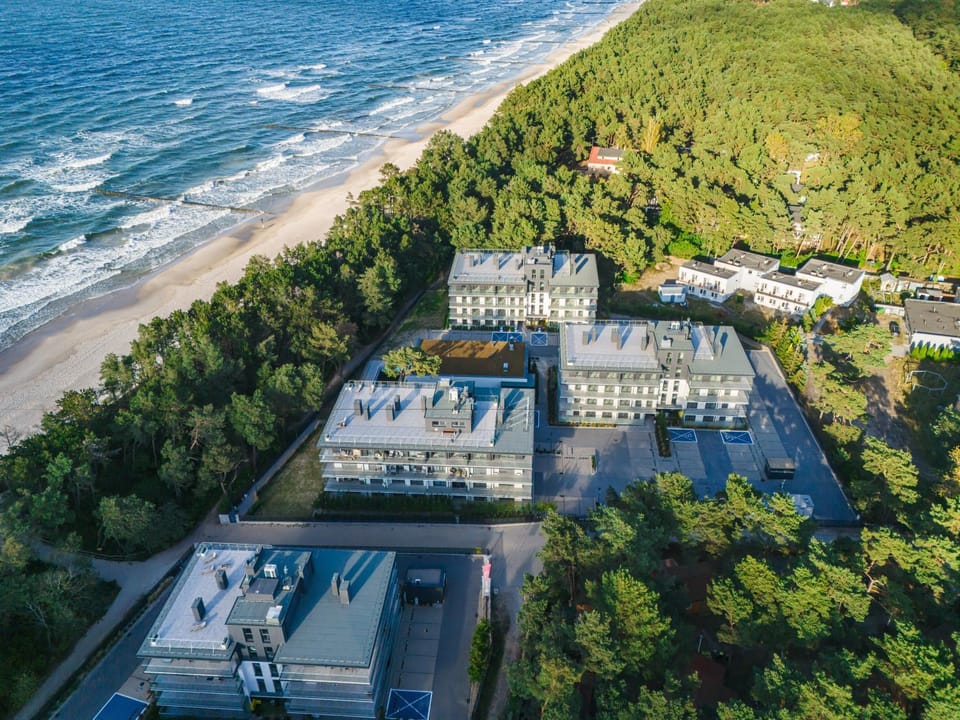 Property building, Day, Neighbourhood, Natural landscape, Bird's eye view, Beach, Sea view