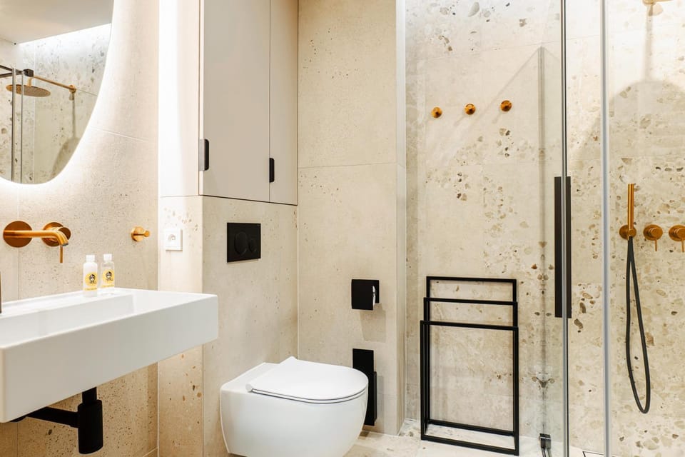 Shower, Toilet, Bathroom