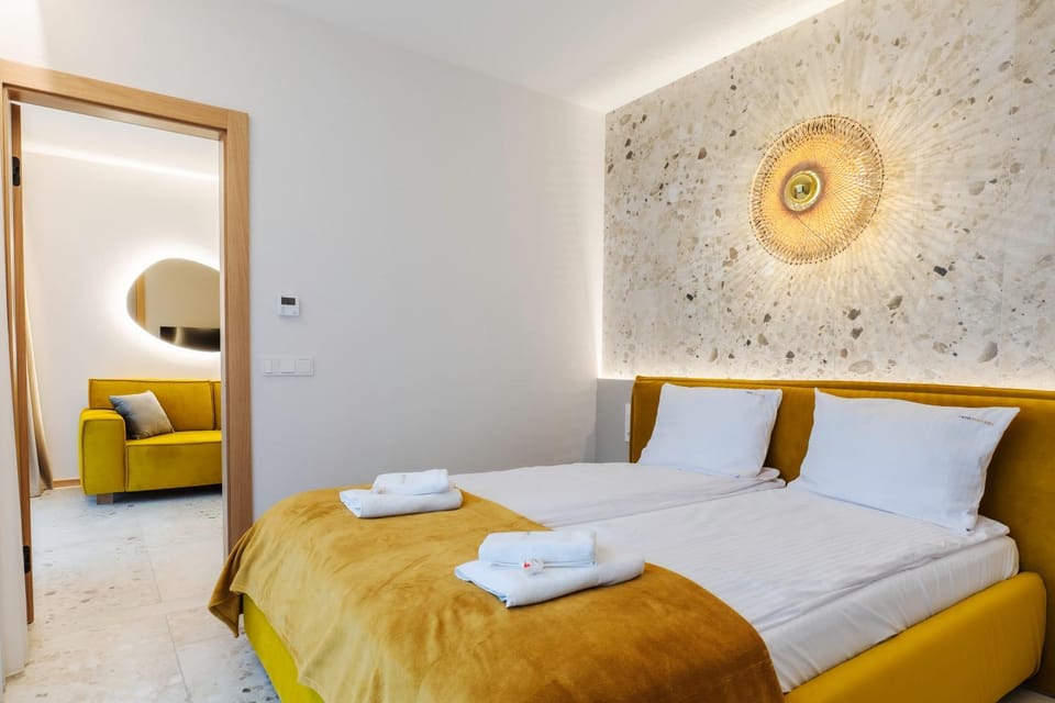 Bed, Photo of the whole room, Bedroom, towels