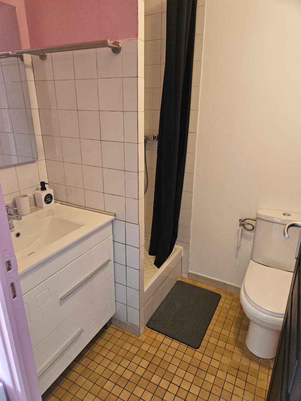 Toilet, Bath, towels