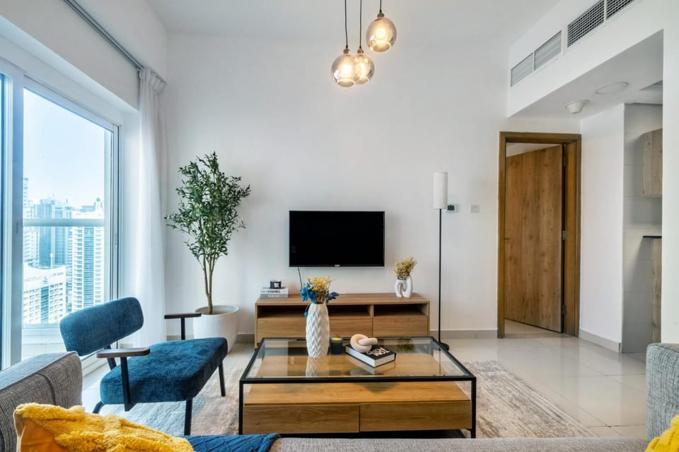 Communal lounge/ TV room, TV and multimedia, Living room, Seating area, Dining area, Evening entertainment