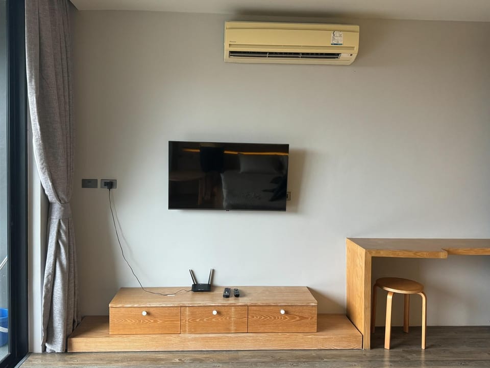 TV and multimedia, air conditioner