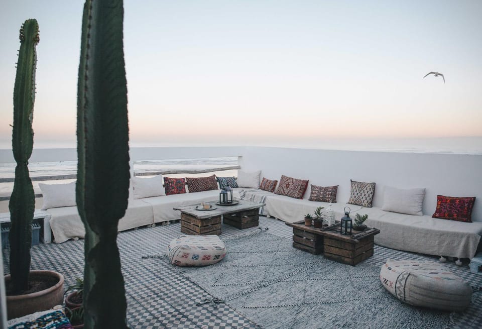 Natural landscape, View (from property/room), Balcony/Terrace, Balcony/Terrace, Living room, Seating area, Sea view, Sunrise