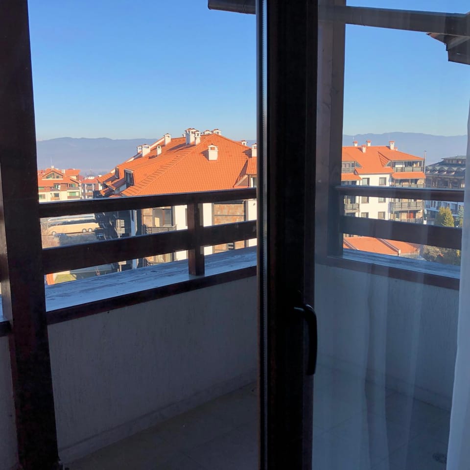 Spacious 2 Bed Apartment Close To Gondola Apartment in Bansko