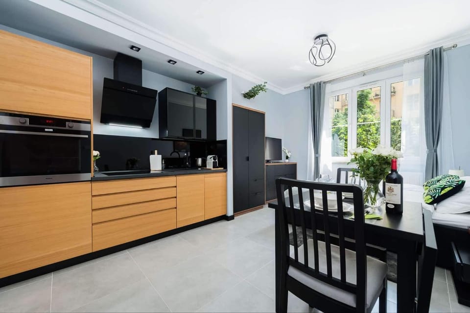 Kitchen or kitchenette, oven, stove