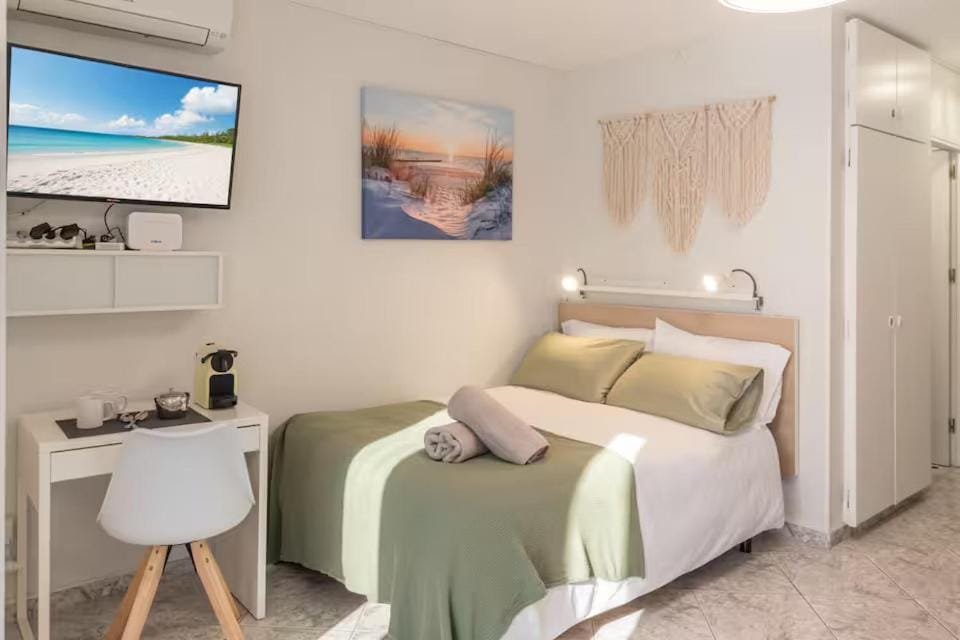 Bed, Bedroom