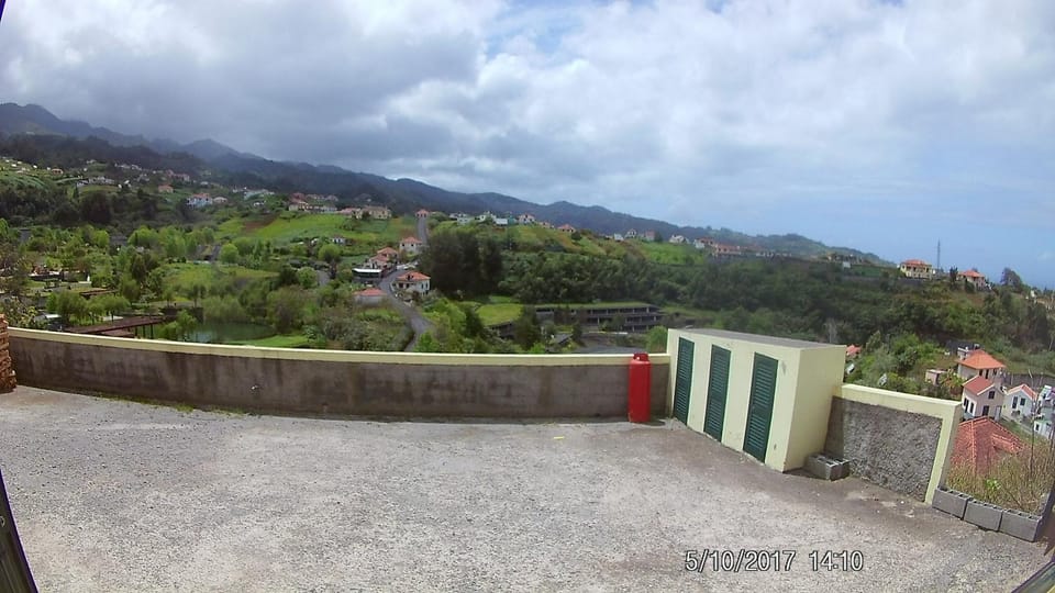 Nearby landmark, Day, Natural landscape, View (from property/room), Balcony/Terrace, Mountain view