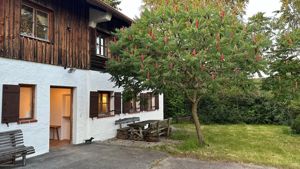 Property building, Garden, Balcony/Terrace