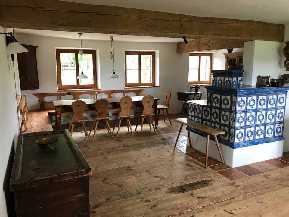 Seating area, Dining area