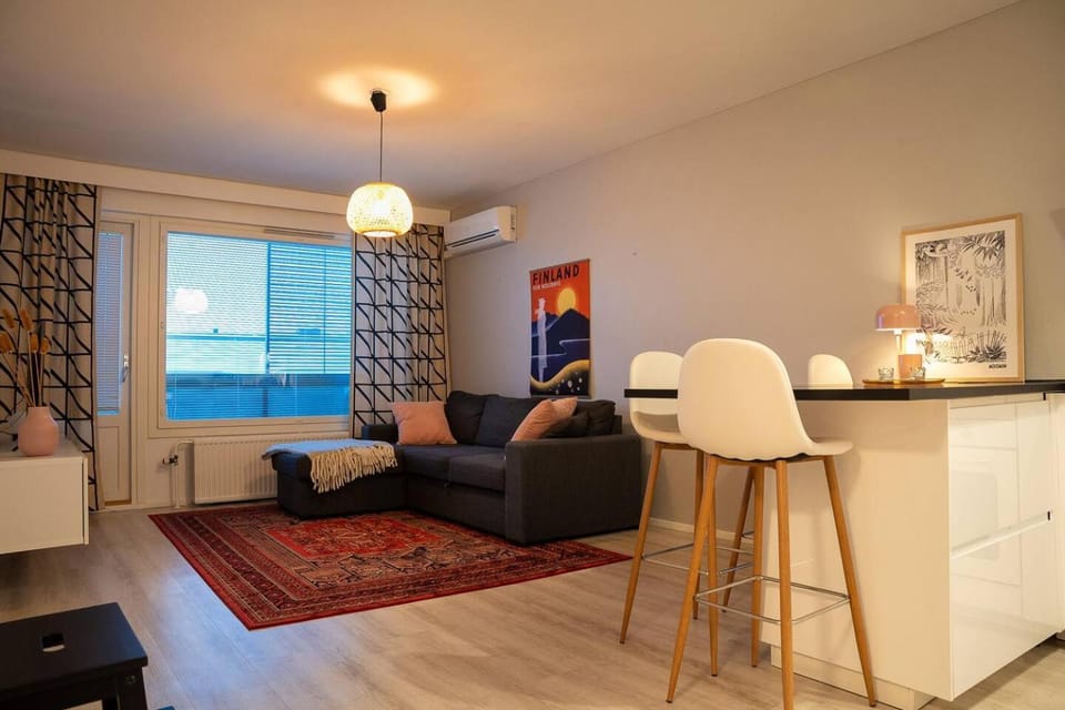 TV and multimedia, Living room, Seating area, internet, air conditioner