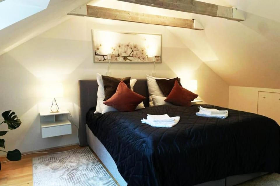 Bed, Bedroom