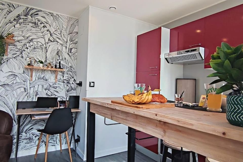 Food and drinks, Seating area