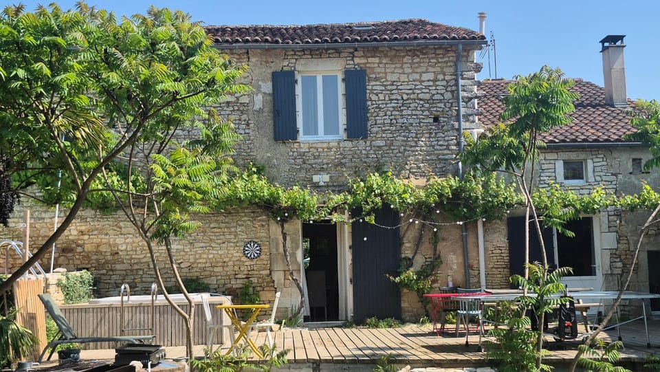 Les chambres du Nid charentais Country House in Nouvelle-Aquitaine