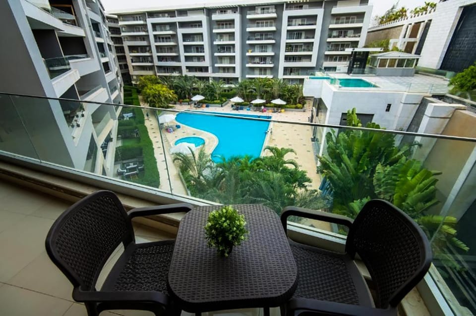 Balcony/Terrace, Pool view, Swimming pool