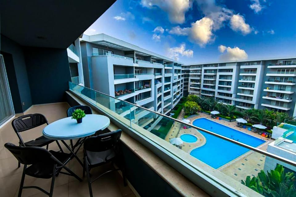 Balcony/Terrace, Pool view, sunbed