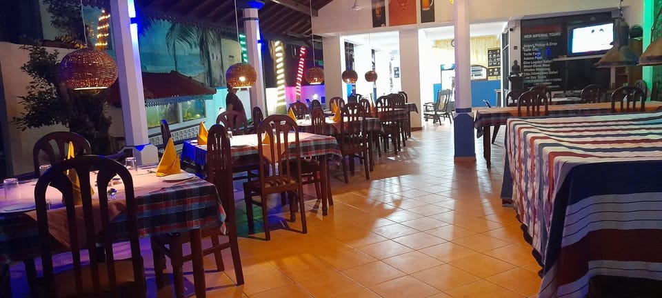 Restaurant/places to eat, Lounge or bar