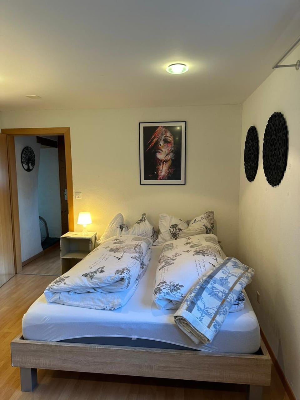 Bed, Photo of the whole room, Bedroom