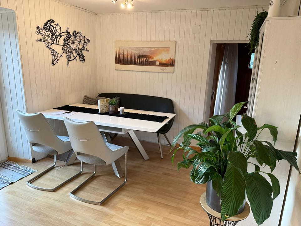 Photo of the whole room, Seating area, Dining area
